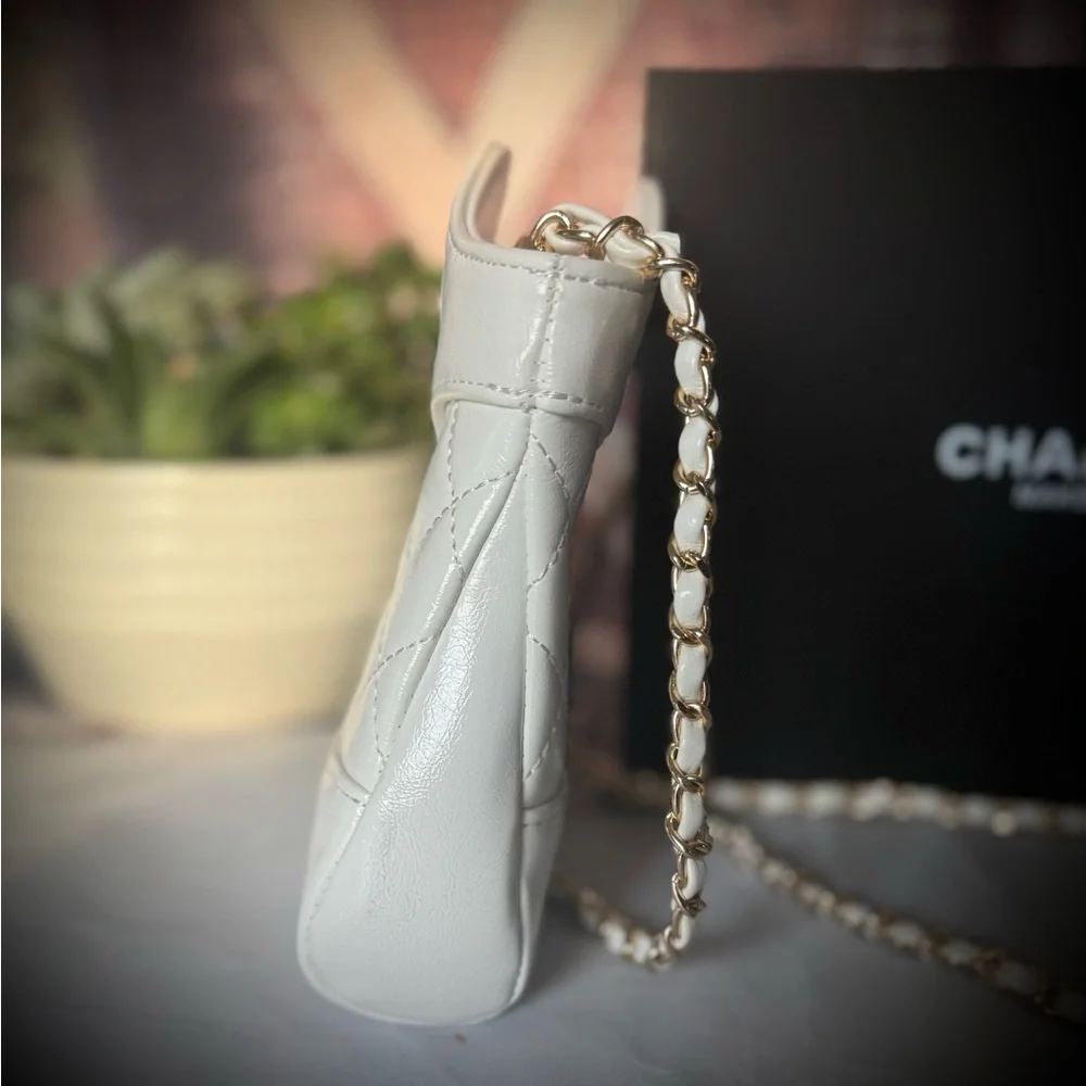 NIB CHANEL Makeup Beauty Bag - Picture 4 of 11